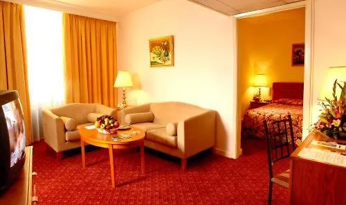 Golden Tulip Dalma Plaza