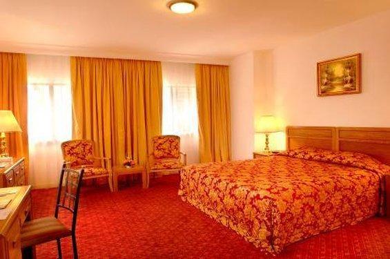 Golden Tulip Dalma Plaza Hotel